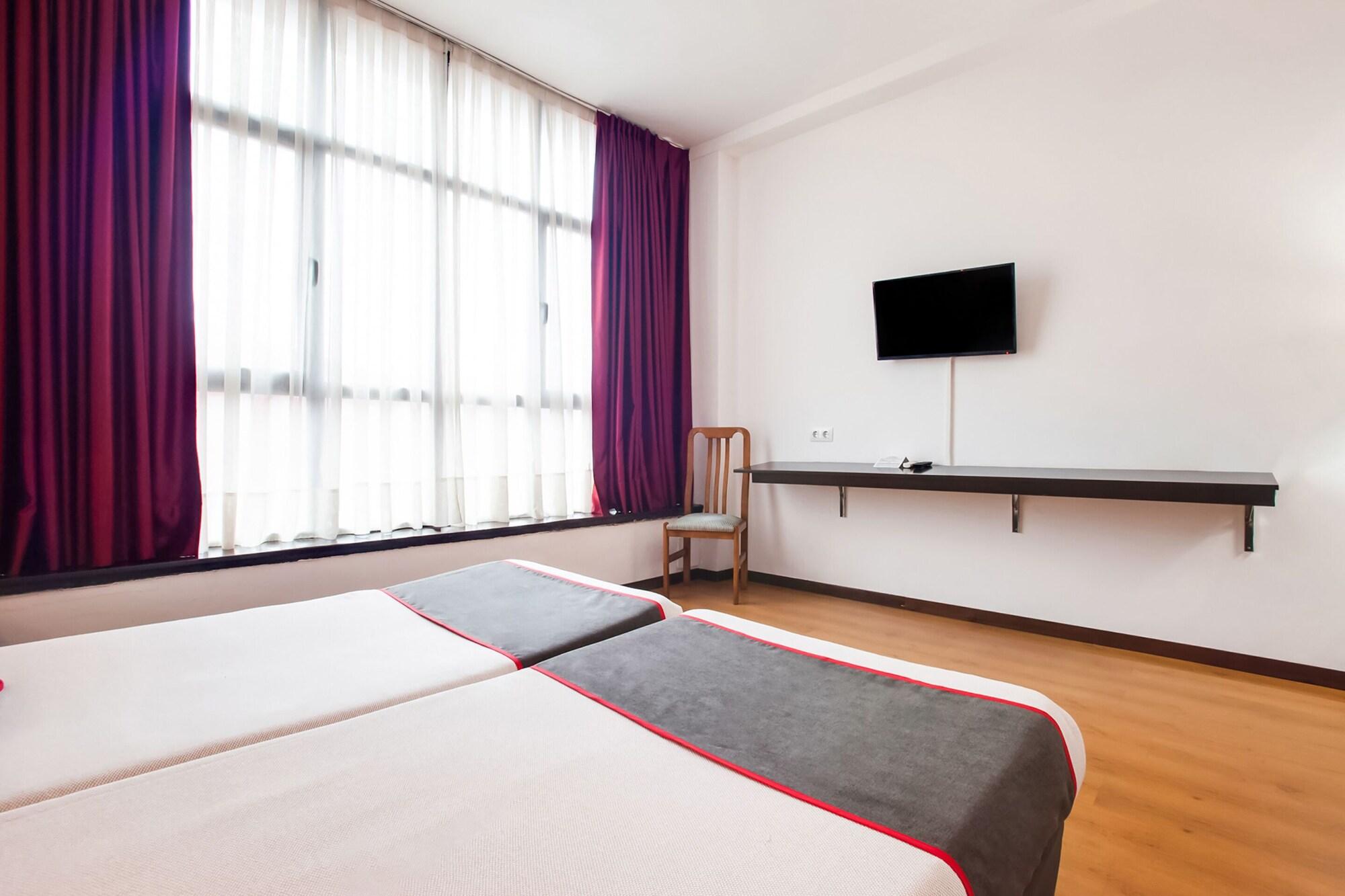 Oyo Hotel Parque Empresarial Avilés Dış mekan fotoğraf