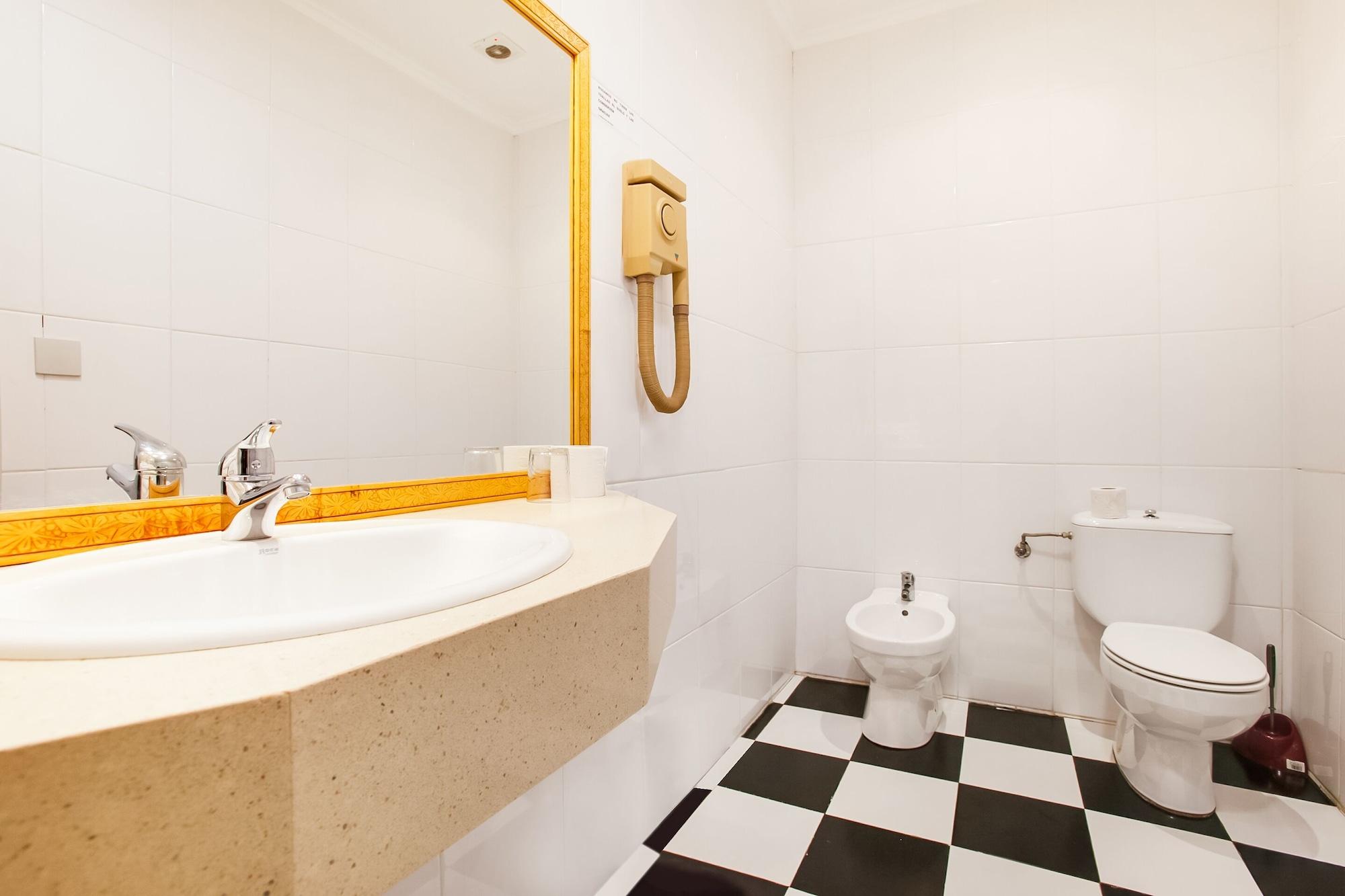 Oyo Hotel Parque Empresarial Avilés Dış mekan fotoğraf